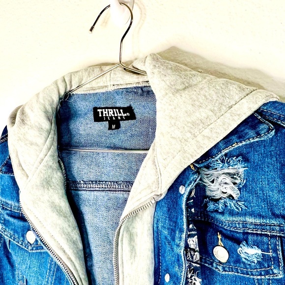 Thrill Jeans Chic Distressed Contrast Hooded Denim Jacket Pockets Size Medium - Picture 5 of 8